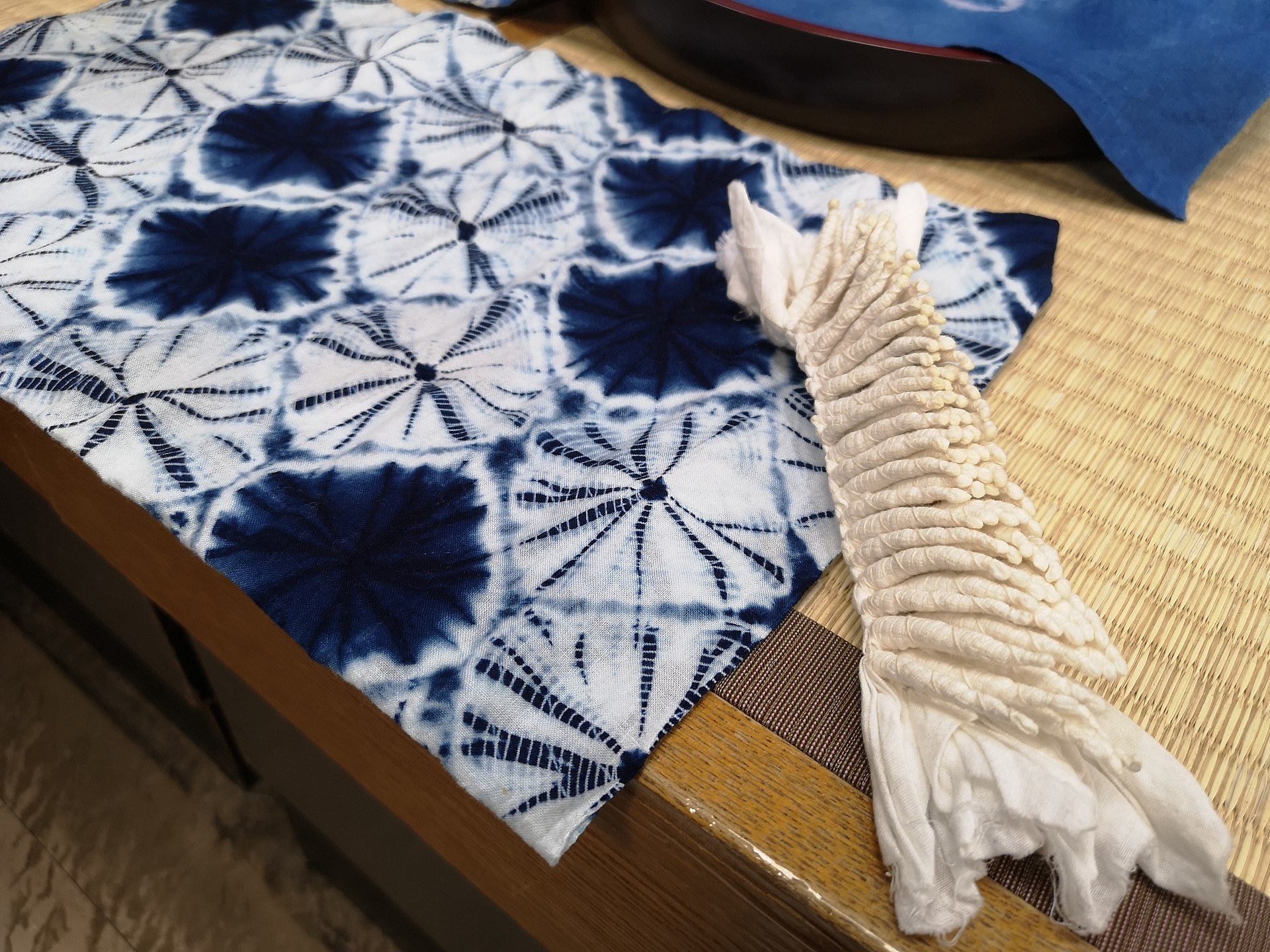 Kumo shibori